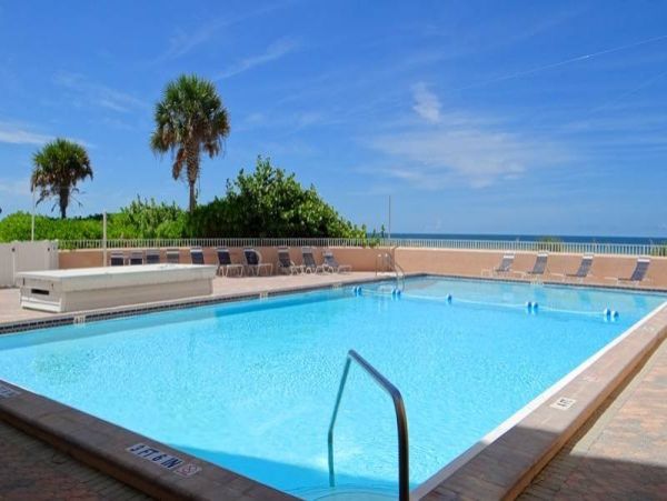 Holmes Beach 2 Bedroom Beach Condo Stunning Views of the Gulf