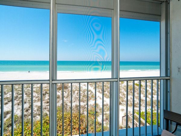 Holmes Beach 2 Bedroom Beach Condo Stunning Views of the Gulf