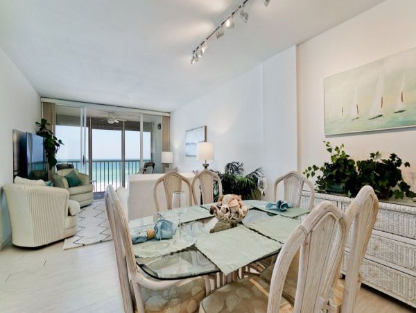Holmes Beach 2 Bedroom Beach Condo Stunning Views of the Gulf