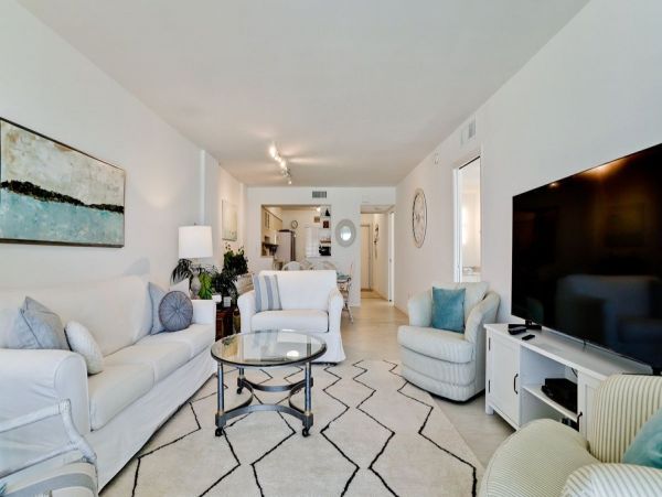 Holmes Beach 2 Bedroom Beach Condo Stunning Views of the Gulf