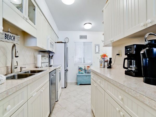 Holmes Beach 2 Bedroom Beach Condo Stunning Views of the Gulf