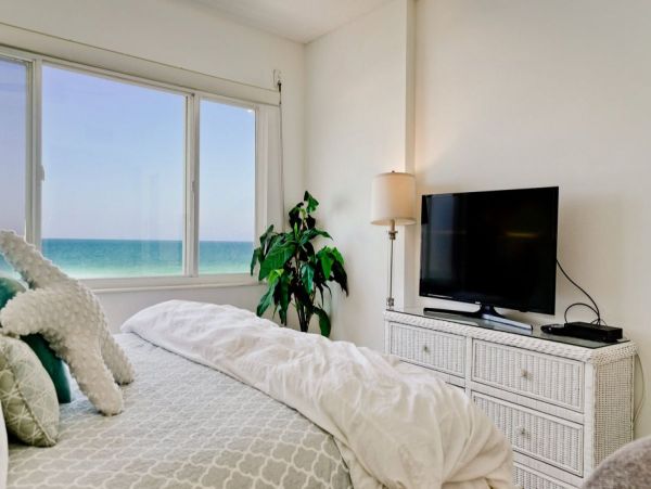 Holmes Beach 2 Bedroom Beach Condo Stunning Views of the Gulf