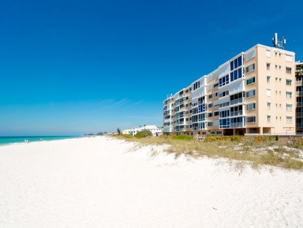 Holmes Beach 2 Bedroom Beach Condo Stunning Views of the Gulf