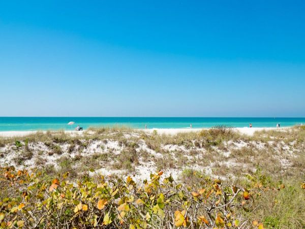 Holmes Beach 2 Bedroom Beach Condo Stunning Views of the Gulf