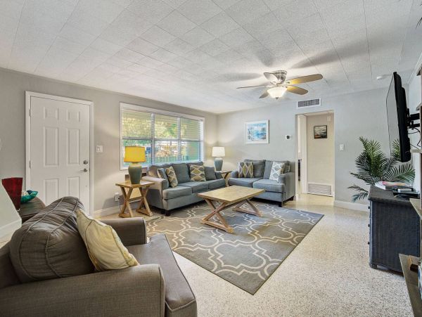 Sarasota Luxury Vacation Rental Home Three Bedrooms