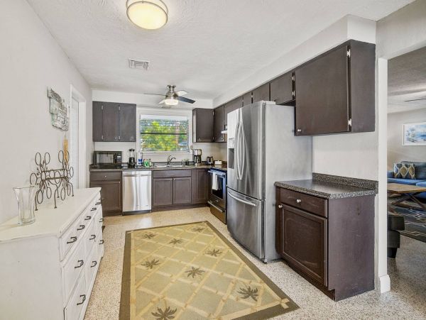 Sarasota Luxury Vacation Rental Home Three Bedrooms