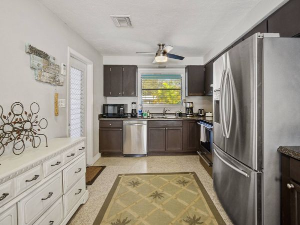 Sarasota Luxury Vacation Rental Home Three Bedrooms