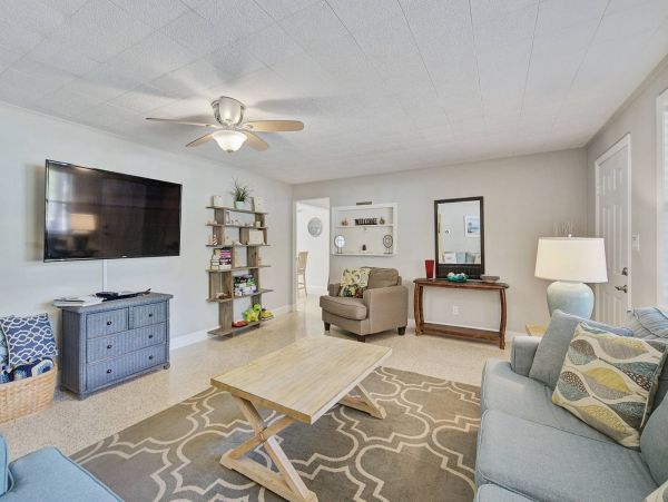 Sarasota Luxury Vacation Rental Home Three Bedrooms