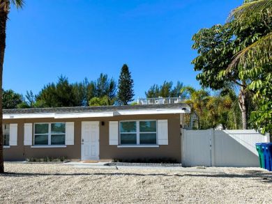 Holmes Beach Vacation Duplex Two Bedroom Sleeps 6 Guests