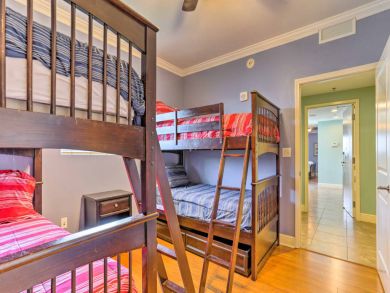 Panama City Vacation Condo Sleeps Ten Guests