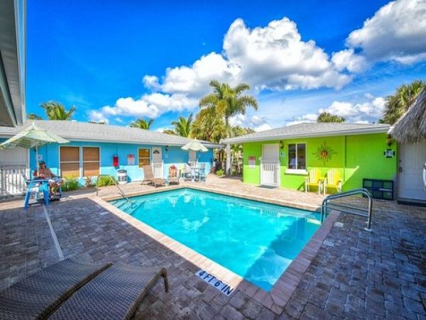 Siesta Key Vacation Condo One Bedroom Walk To Beach Sleeps 4