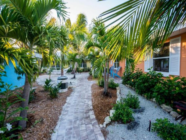 Siesta Key Vacation Condo One Bedroom Walk To Beach Sleeps 4