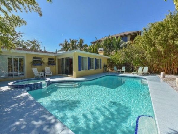 Siesta Key Vacation Condo One Bedroom Walk To Beach Sleeps 4