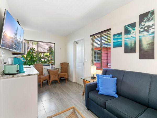 Siesta Key Vacation Condo One Bedroom Walk To Beach Sleeps 4