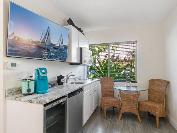 Siesta Key Vacation Condo One Bedroom Walk To Beach Sleeps 4