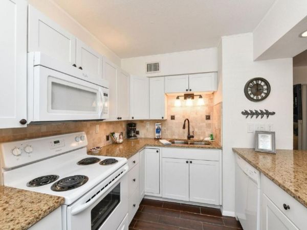 Siesta Key Vacation Condo One Bedroom Walk to Beach