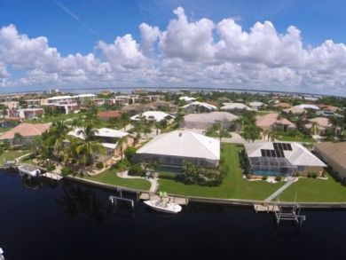 Canal Front 3 Bedrooms Home with Pool & Spa in Punta Gorda