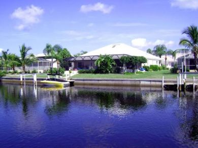 Canal Front 3 Bedrooms Home with Pool & Spa in Punta Gorda