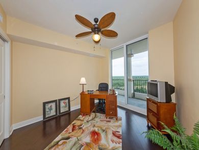 Beautiful 2 Bedroom Vacation Condo in Naples Sleeps 6 Guests