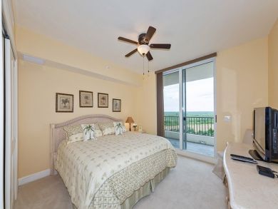 Beautiful 2 Bedroom Vacation Condo in Naples Sleeps 6 Guests