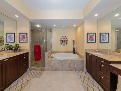 Beautiful 2 Bedroom Vacation Condo in Naples Sleeps 6 Guests