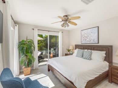 Four Bedroom Naples Home Short Drive to Downtown