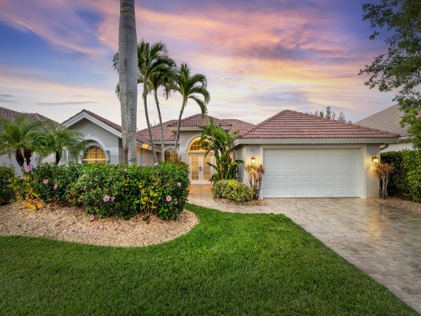 Naples Florida Vacation Rental | Luxury Waterfront Pool Villa with Lake View