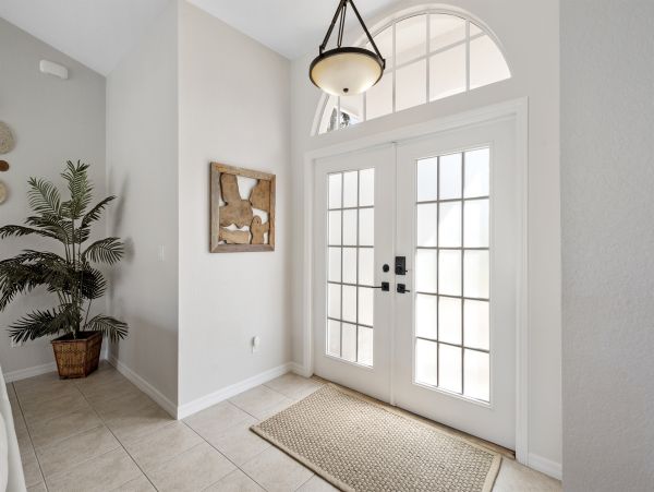 Naples Florida Vacation Rental | Luxury Waterfront Pool Villa with Lake View