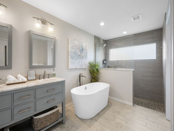 Naples Florida Vacation Rental | Luxury Waterfront Pool Villa with Lake View
