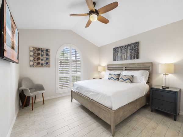 Naples Florida Vacation Rental | Luxury Waterfront Pool Villa with Lake View