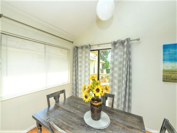 Charming 2 Bedroom Condo on Siesta Key Sleeps 6 Guests