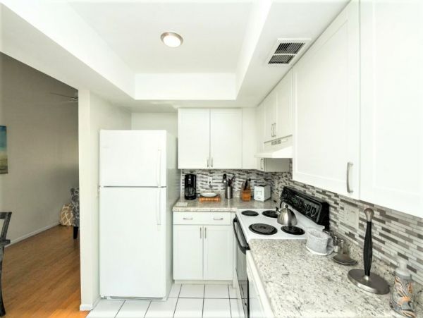 Charming 2 Bedroom Condo on Siesta Key Sleeps 6 Guests