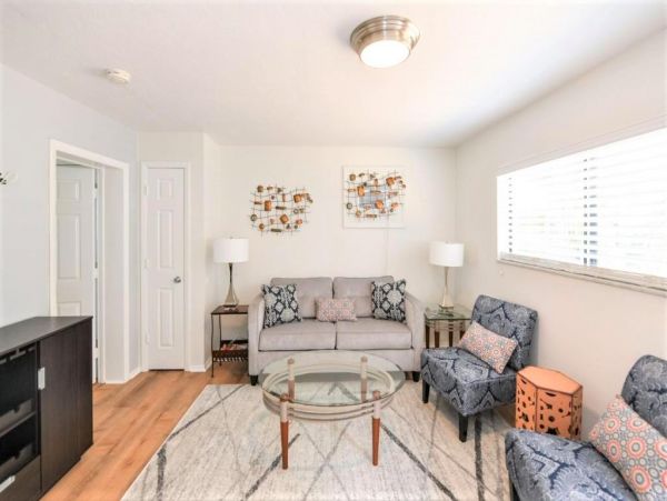 Charming 2 Bedroom Condo on Siesta Key Sleeps 6 Guests