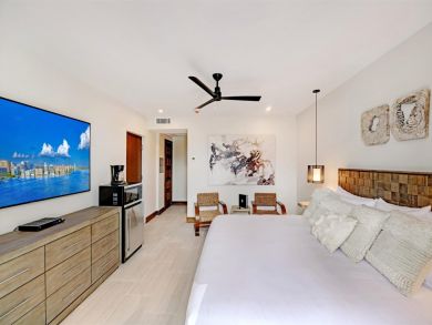 Holmes Beach Vacation Studio Sleeps Two Guests