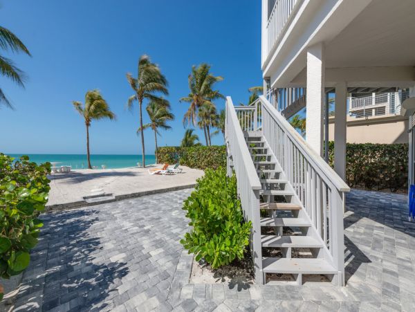 Spacious Bonita Beach Beachfront Home Rental 6-Bedroom