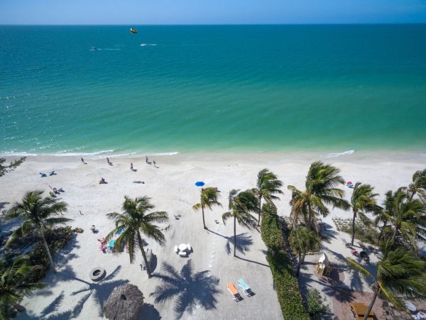 Spacious Bonita Beach Beachfront Home Rental 6-Bedroom