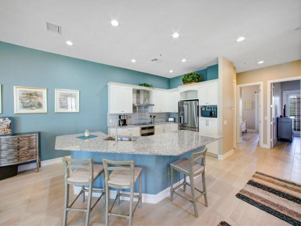 Spacious Bonita Beach Beachfront Home Rental 6-Bedroom