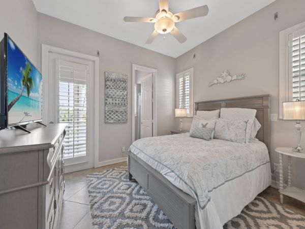 Spacious Bonita Beach Beachfront Home Rental 6-Bedroom