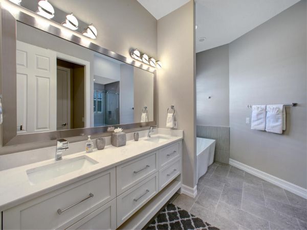 Spacious Bonita Beach Beachfront Home Rental 6-Bedroom