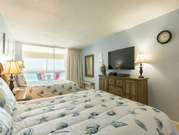Beachfront One Bedroom Rental Condo in Siesta Key