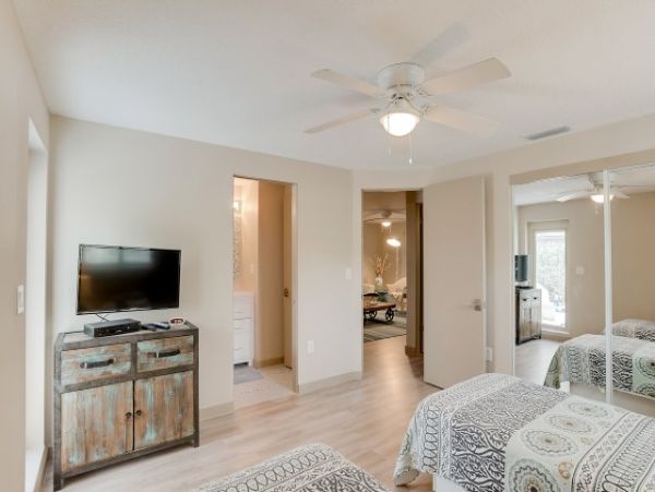 Siesta Key Walk to Beach 2 Bedroom Rental Duplex Shared Pool