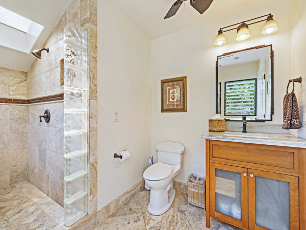 Lahaina Luxury Vacation Rental Home Three Bedrooms