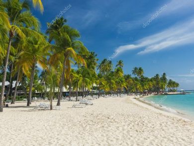 Oceanfront Four Bedroom Vacation Home Sleeps Ten Guests