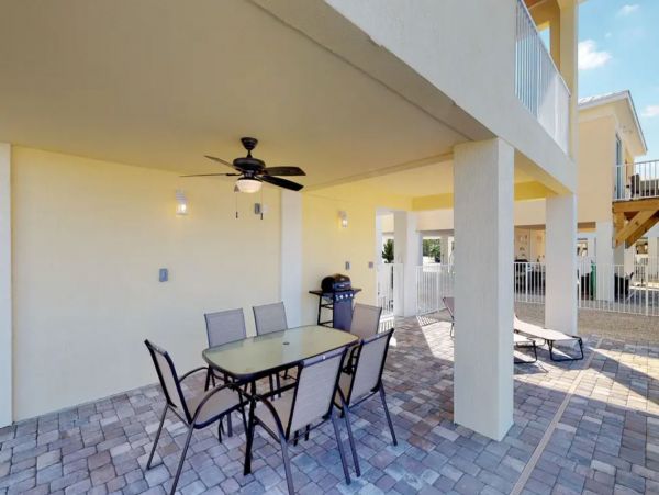 Marathon Vacation Home 4 Bedroom Sleeps 10 Guests