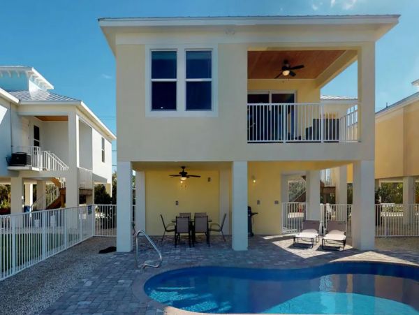 Marathon Vacation Home 4 Bedroom Sleeps 10 Guests