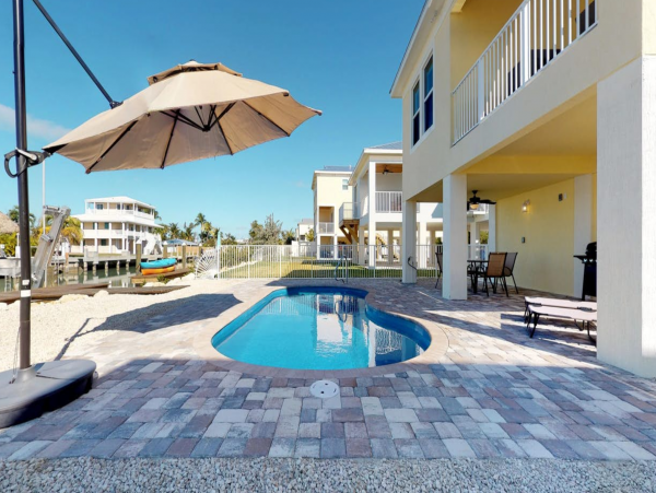 Marathon Vacation Home 4 Bedroom Sleeps 10 Guests