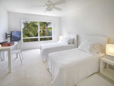 Impressive Contemporary Villa Ocean Views and Infinity Pool