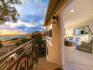 Oceanview & 30 Steps to the Sand 1 Bedroom Condo in La Jolla