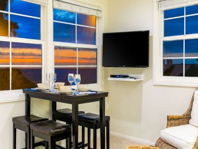 Oceanview & 30 Steps to the Sand 1 Bedroom Condo in La Jolla