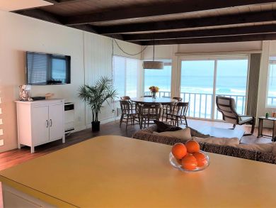 La Jolla Two Bedroom Oceanfront Vacation Condo